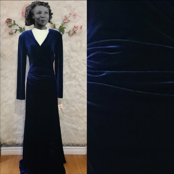 Joseph Ribkoff Dresses & Skirts - Vintage Joseph Ribkoff Midnight Blue Velvet Evening Gown size 8